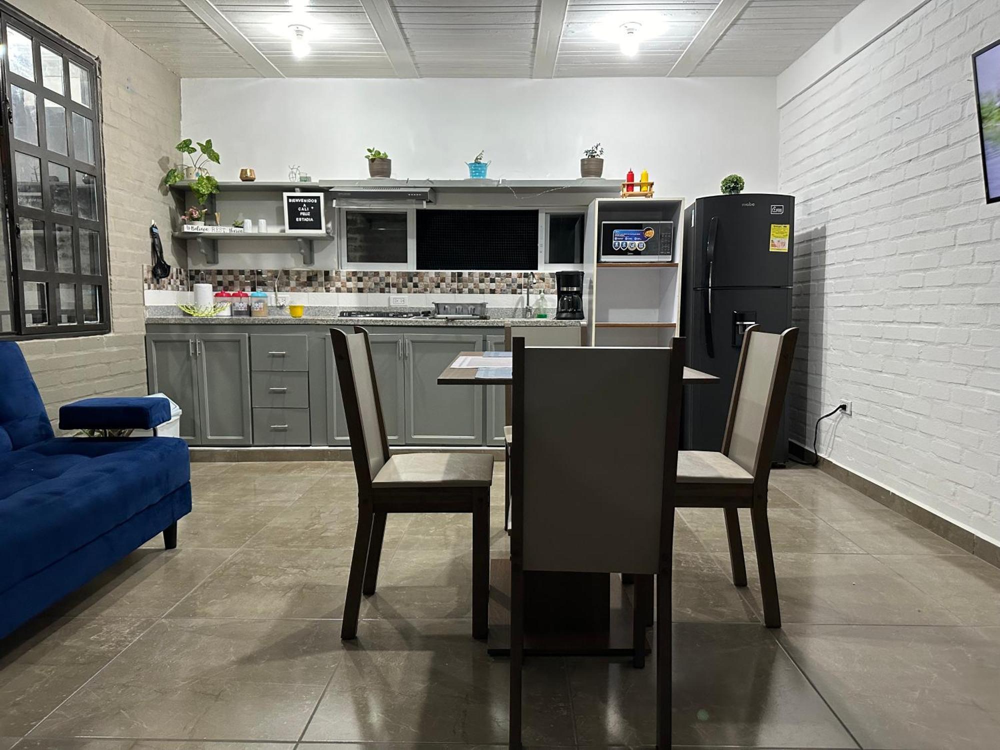 Moderno En El Oeste De *